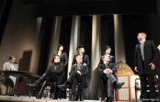 Лепестки роз для бакинцев, или Русский роман о любви и трагедии (ФОТО)