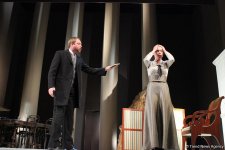 Лепестки роз для бакинцев, или Русский роман о любви и трагедии (ФОТО)