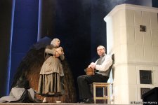 Лепестки роз для бакинцев, или Русский роман о любви и трагедии (ФОТО)