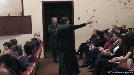 Лепестки роз для бакинцев, или Русский роман о любви и трагедии (ФОТО)