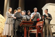 Лепестки роз для бакинцев, или Русский роман о любви и трагедии (ФОТО)