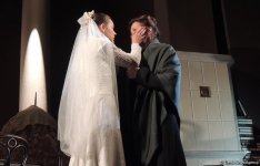 Лепестки роз для бакинцев, или Русский роман о любви и трагедии (ФОТО)