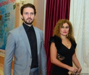 Мерал Конрат и Эмре Кызылырмак совершили прогулку по Сумгайыту (ФОТО)