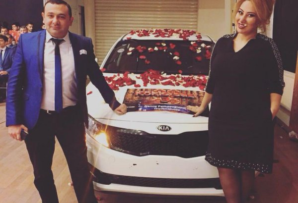 Победитель телеконкурса азербайджанских ашугов получил автомобиль (ФОТО)