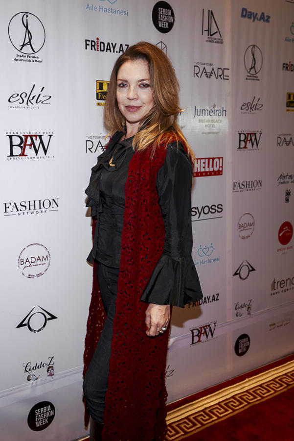 Открытие Baku Fashion Week: сказочная атмосфера и детские образы (ФОТО)