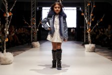 Открытие Baku Fashion Week: сказочная атмосфера и детские образы (ФОТО)