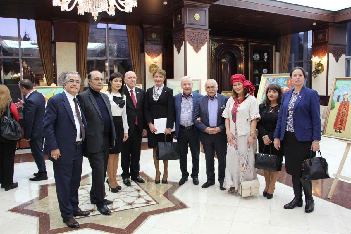 В Баку открылась выставка, посвященная 25-летию независимости тюркоязычных стран (ФОТО)