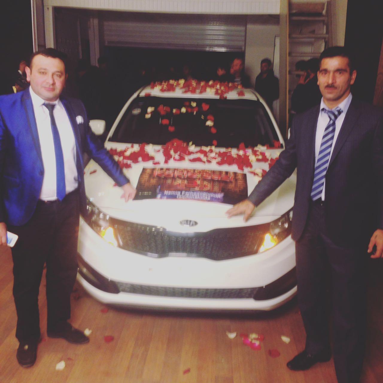 Победитель телеконкурса азербайджанских ашугов получил автомобиль (ФОТО)