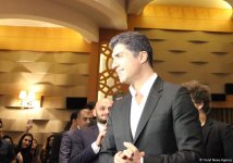 Ажиотаж и восторг: Озджан Дениз и Нургюль Ешилчай презентовали в Баку новый фильм (ФОТО)