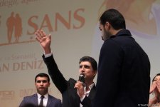 Ажиотаж и восторг: Озджан Дениз и Нургюль Ешилчай презентовали в Баку новый фильм (ФОТО)