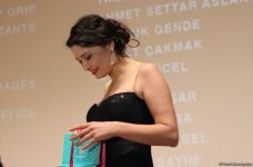 Ажиотаж и восторг: Озджан Дениз и Нургюль Ешилчай презентовали в Баку новый фильм (ФОТО)