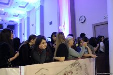 Ажиотаж и восторг: Озджан Дениз и Нургюль Ешилчай презентовали в Баку новый фильм (ФОТО)