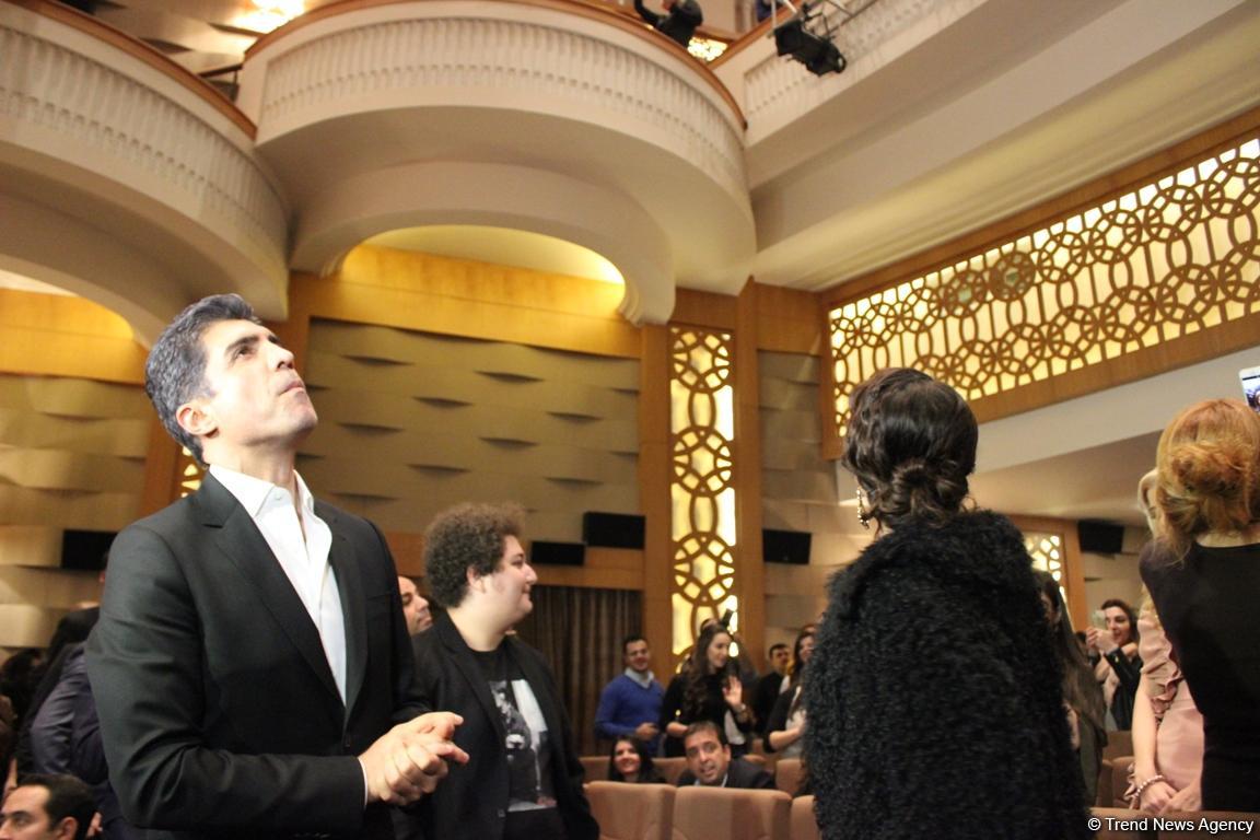 Ажиотаж и восторг: Озджан Дениз и Нургюль Ешилчай презентовали в Баку новый фильм (ФОТО)