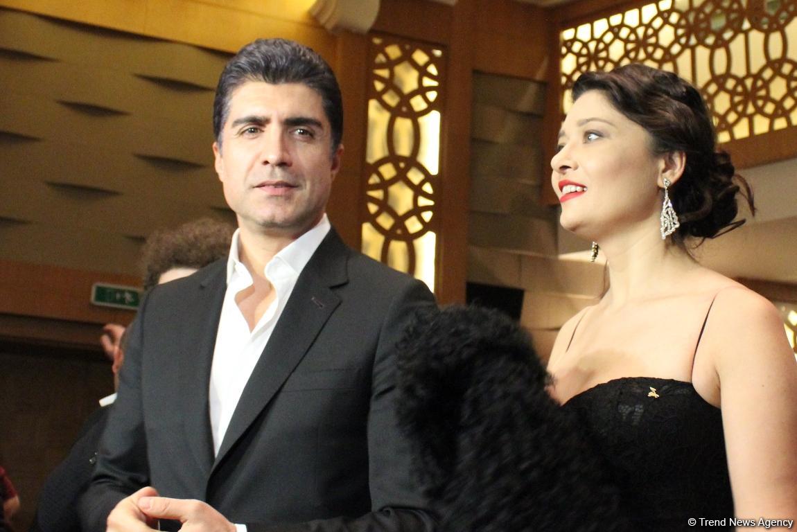 Ажиотаж и восторг: Озджан Дениз и Нургюль Ешилчай презентовали в Баку новый фильм (ФОТО)