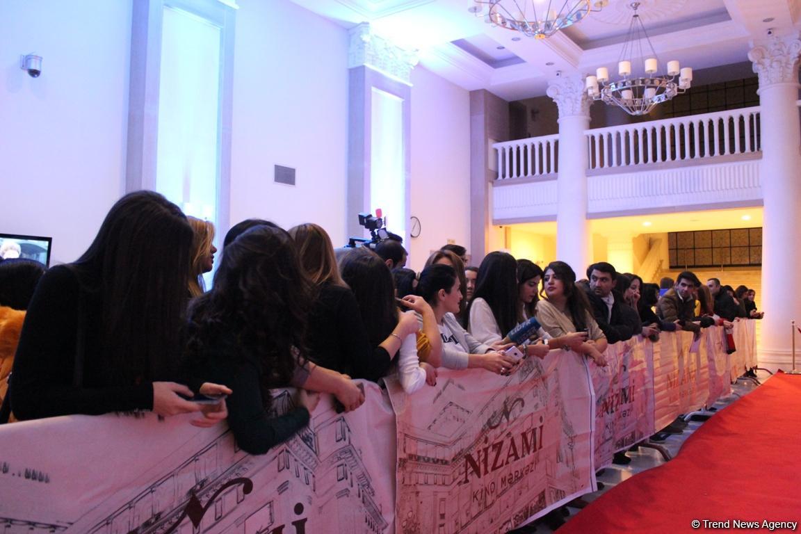 Ажиотаж и восторг: Озджан Дениз и Нургюль Ешилчай презентовали в Баку новый фильм (ФОТО)