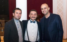 Лестница юмора Самандара Рзаева: "Мама не дала мне погреться в лучах славы" (ФОТО)