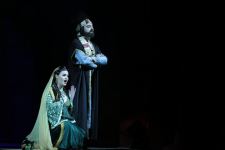 Триумф Рамиля Гасымова в опере "Вагиф": новая красочная постановка, овации зрителей (ФОТО)