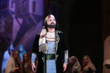 Триумф Рамиля Гасымова в опере "Вагиф": новая красочная постановка, овации зрителей (ФОТО)