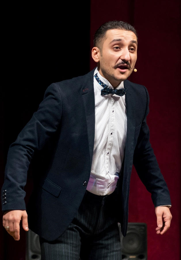 Лестница юмора Самандара Рзаева: "Мама не дала мне погреться в лучах славы" (ФОТО)