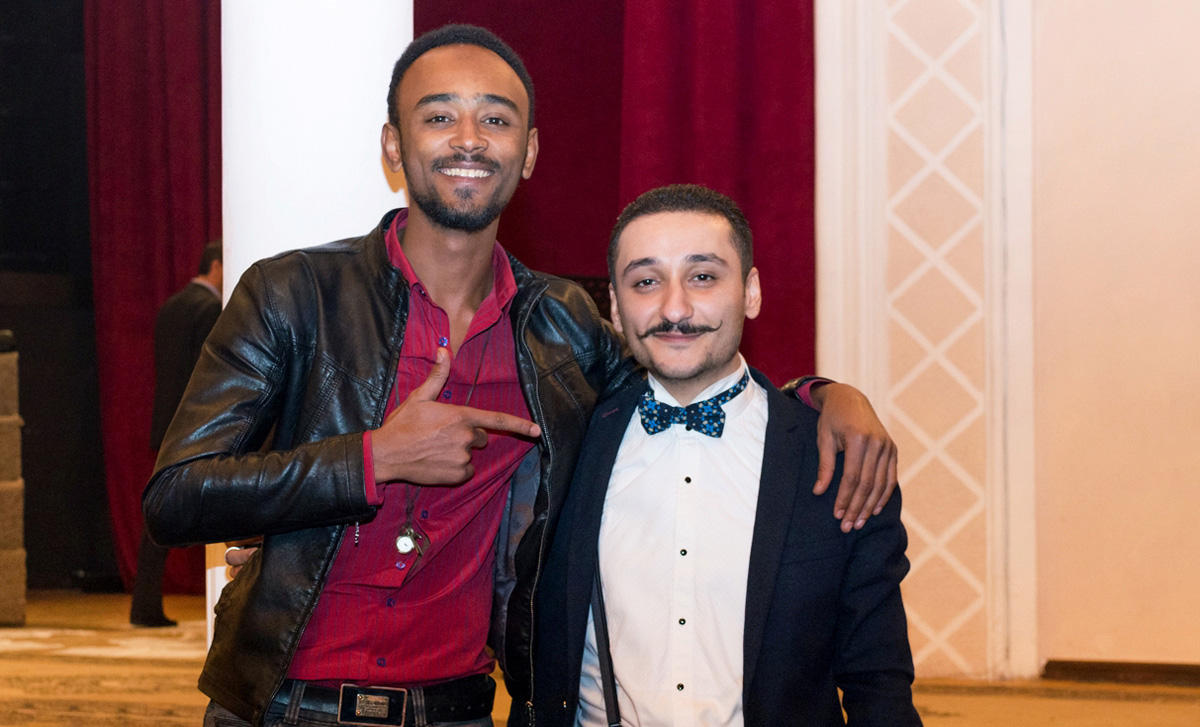 Лестница юмора Самандара Рзаева: "Мама не дала мне погреться в лучах славы" (ФОТО)