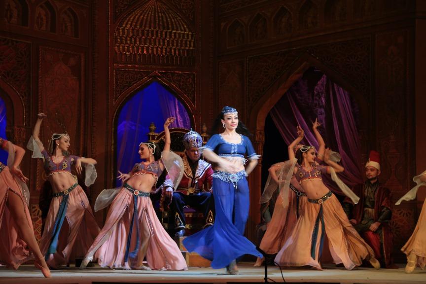 Триумф Рамиля Гасымова в опере "Вагиф": новая красочная постановка, овации зрителей (ФОТО)