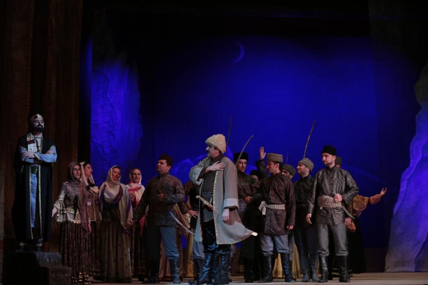 Триумф Рамиля Гасымова в опере "Вагиф": новая красочная постановка, овации зрителей (ФОТО)