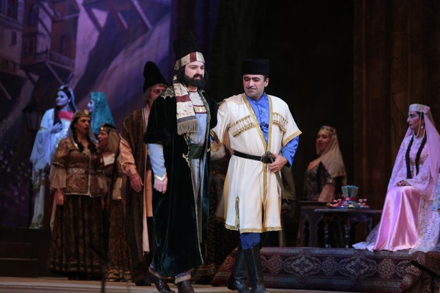 Триумф Рамиля Гасымова в опере "Вагиф": новая красочная постановка, овации зрителей (ФОТО)