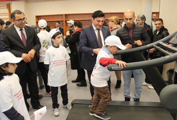 Дети, больные гемофилией, посетили Республиканский велотрек в Баку (ФОТО)