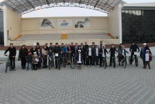 Дети, больные гемофилией, посетили Республиканский велотрек в Баку (ФОТО)