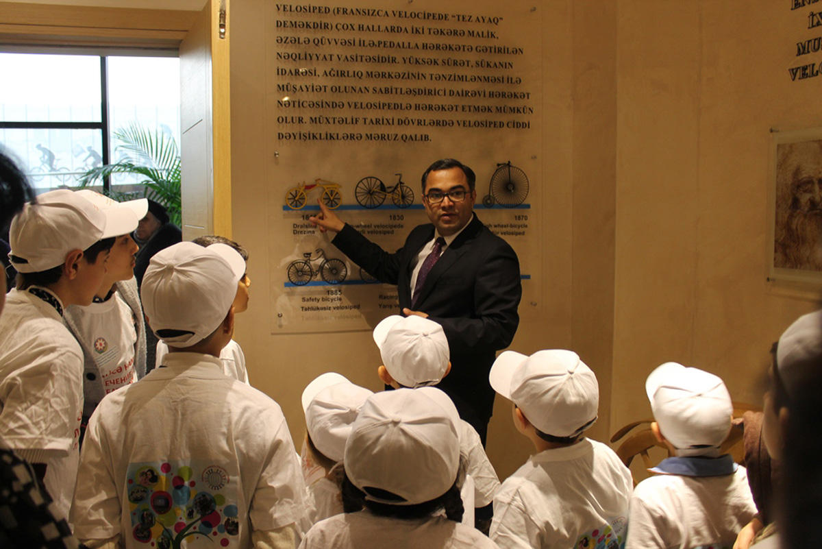 Дети, больные гемофилией, посетили Республиканский велотрек в Баку (ФОТО)