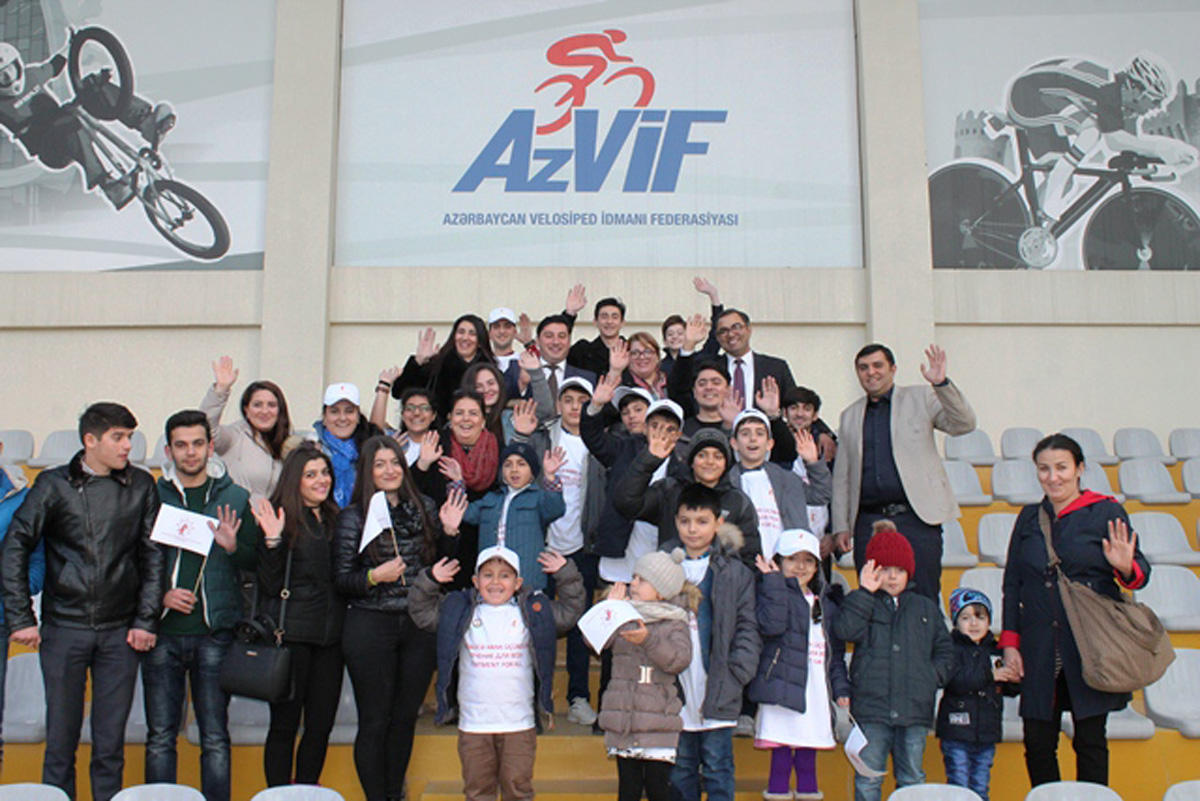 Дети, больные гемофилией, посетили Республиканский велотрек в Баку (ФОТО)