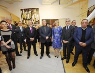 "Nostalgia, pluralia tantum": в Баку открылась выставка известного молдавского художника (ФОТО)