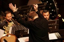 Необычный концерт в Баку: музыканты на сцене и в зале (ФОТО)