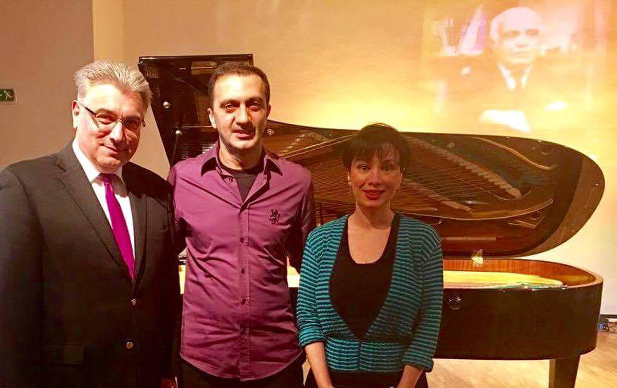 В Австрии почтили память Огтая Абасгулиева: Когда живопись встречается с музыкой (ФОТО)