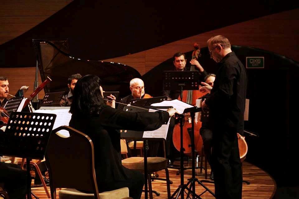 Необычный концерт в Баку: музыканты на сцене и в зале (ФОТО)