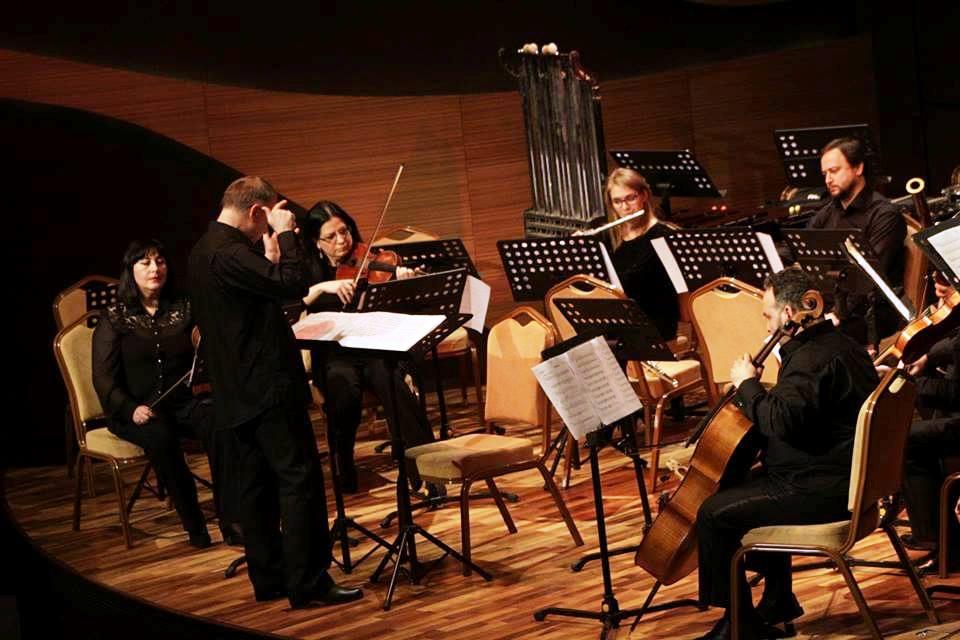 Необычный концерт в Баку: музыканты на сцене и в зале (ФОТО)