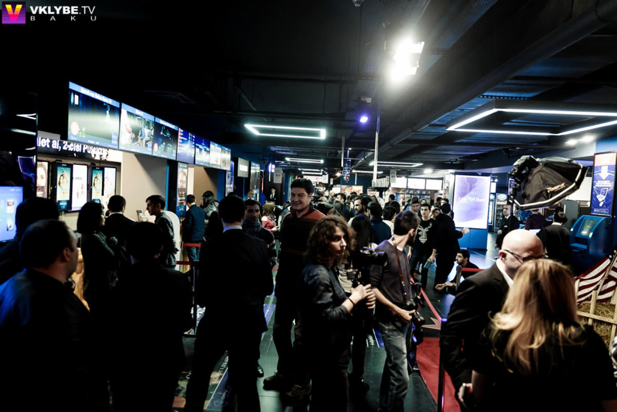 В CinemaPlus азербайджанский дубляж голливудского фильма с известными актерами (ВИДЕО, ФОТО)