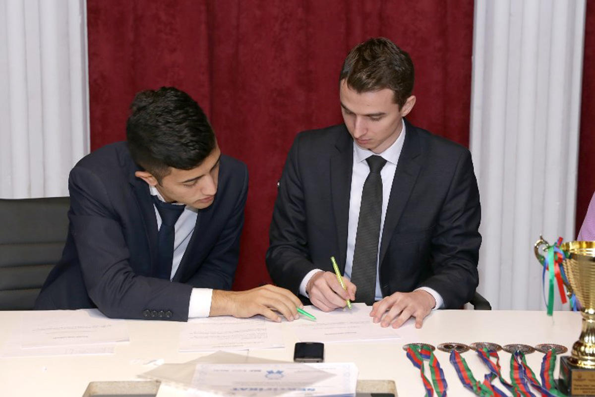 Самые умные школьники Баку (ФОТО)