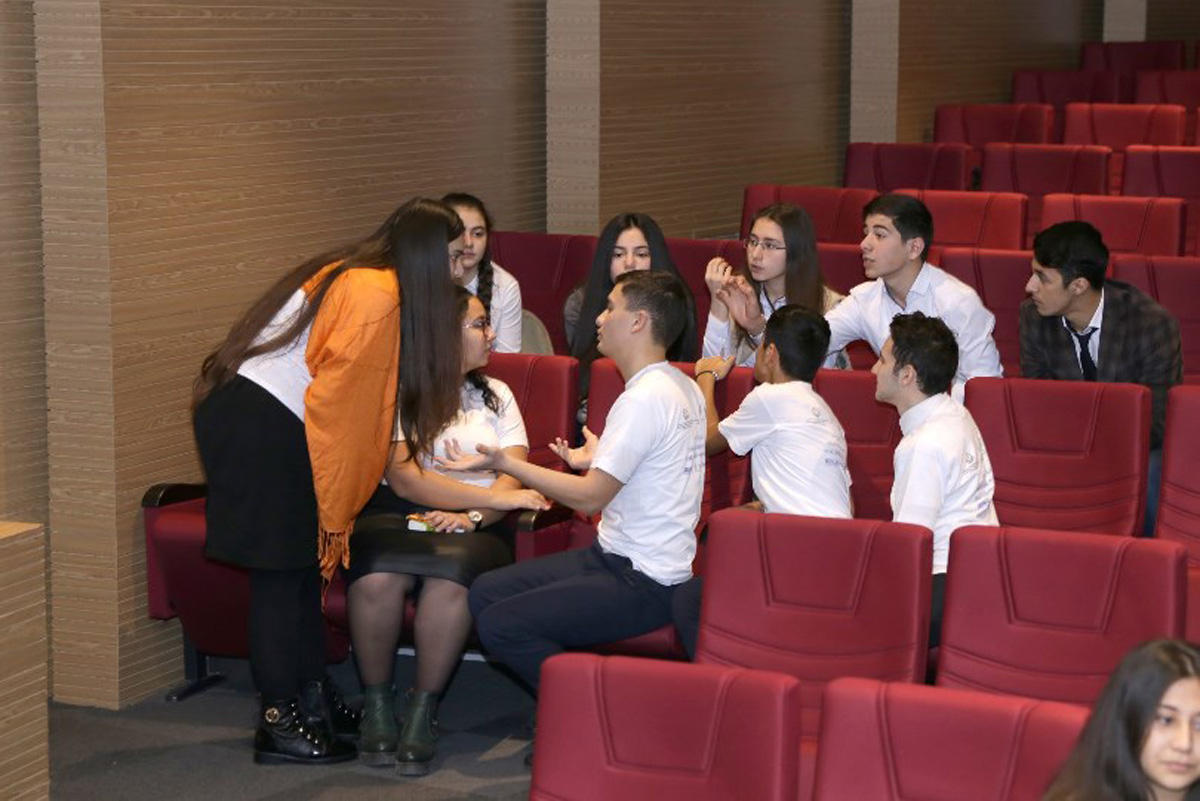 Самые умные школьники Баку (ФОТО)