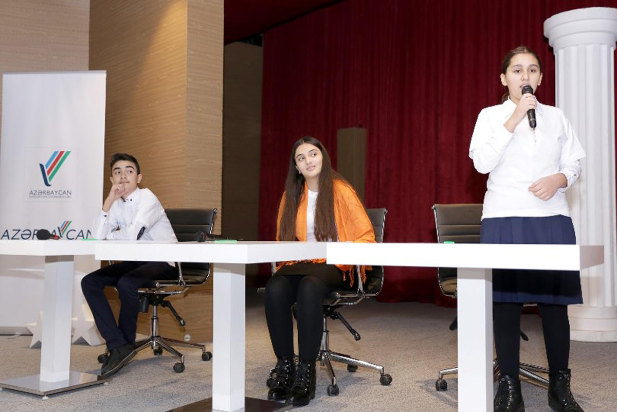 Самые умные школьники Баку (ФОТО)