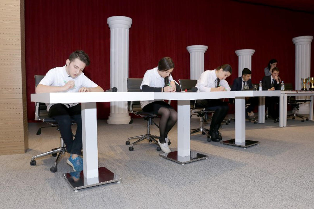 Самые умные школьники Баку (ФОТО)