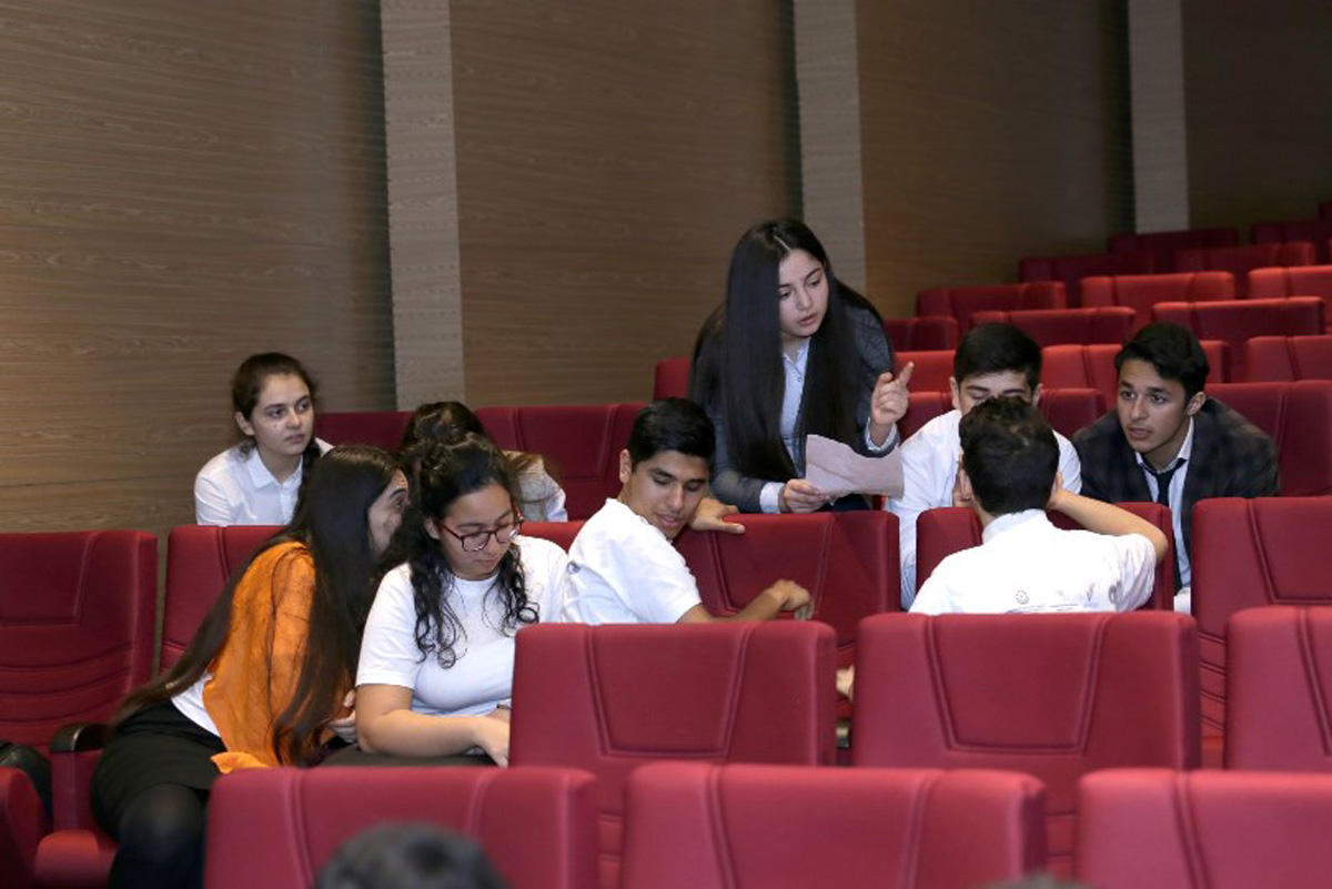 Самые умные школьники Баку (ФОТО)