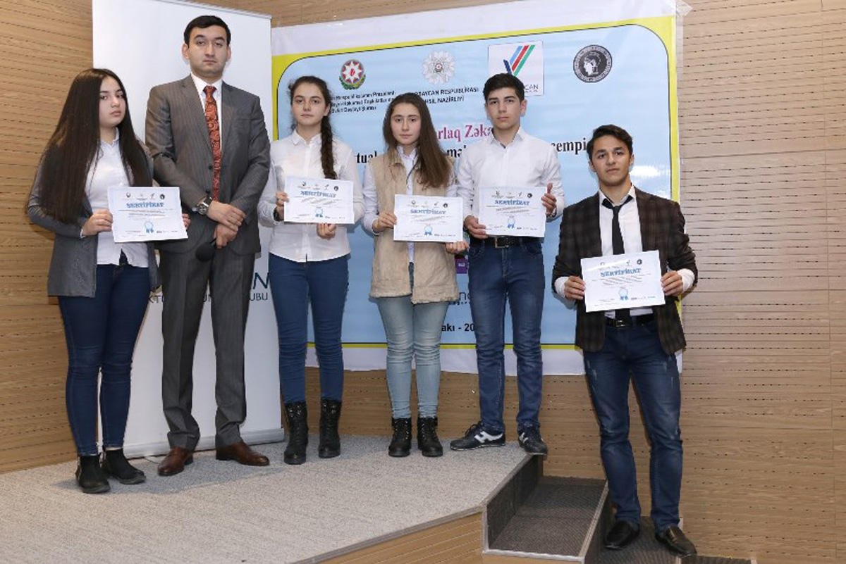 Самые умные школьники Баку (ФОТО)