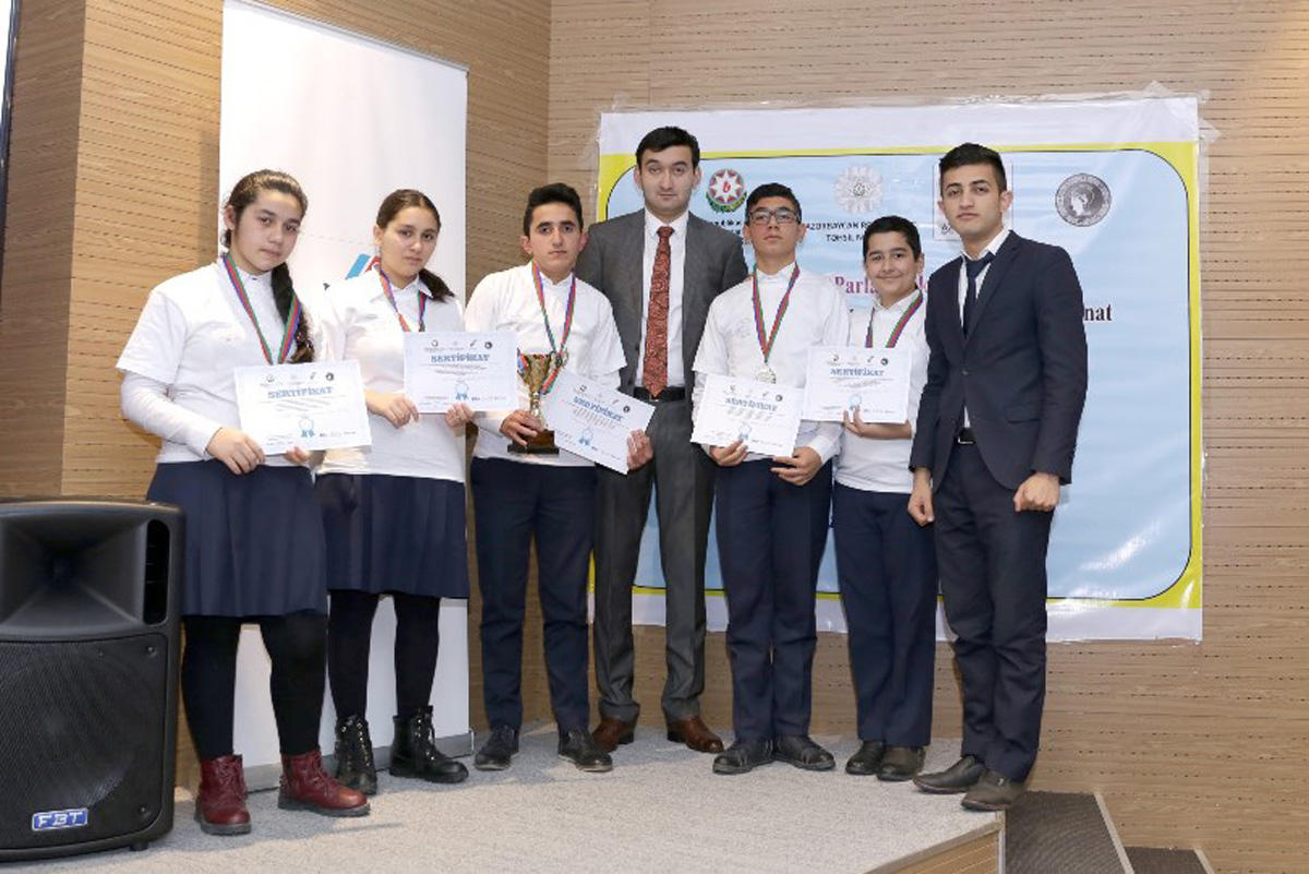 Самые умные школьники Баку (ФОТО)