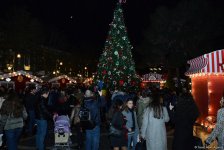 В Баку открылась благотворительная ярмарка "Холодные руки - горячее сердце" (ФОТО)