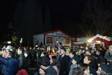 В Баку открылась благотворительная ярмарка "Холодные руки - горячее сердце" (ФОТО)