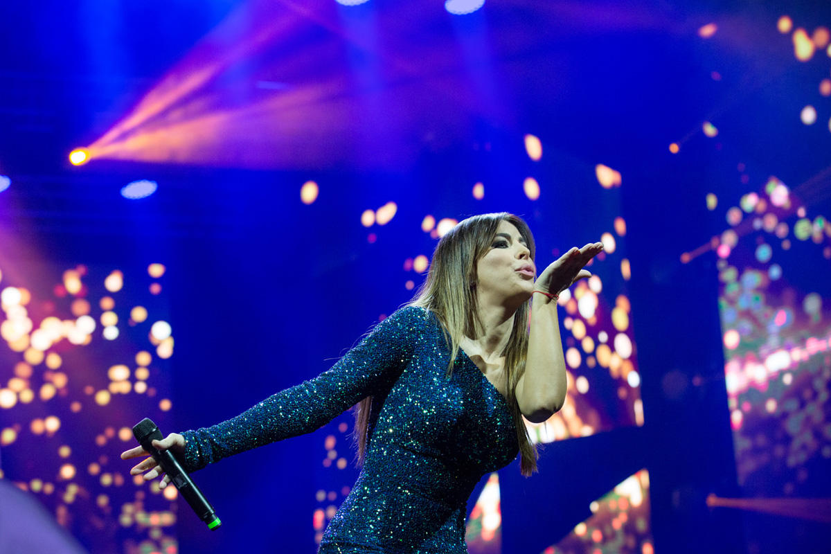 Шоу-перевоплощение Ани Лорак в Баку (ВИДЕО)