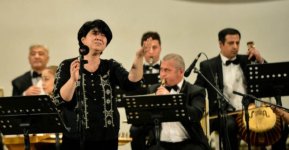 Незабываемый концерт Айгюн Бейлер "Sən elə bir zirvəsən" (ФОТО)