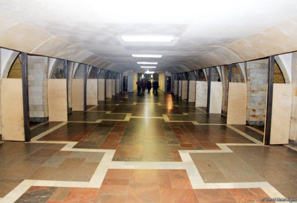 Продолжаются ремонтно-восстановительные работы на одной из станций Бакинского метро  (ФОТО)