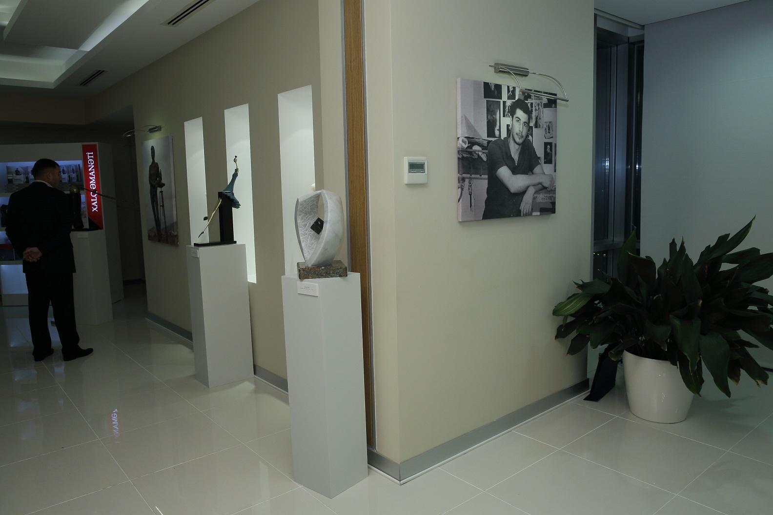 Xalq Bank презентовал издание о жизни и творчестве скульптора–шехида Самира Качаева (ФОТО)